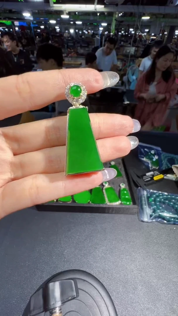 定制翡翠未镶嵌无事牌1