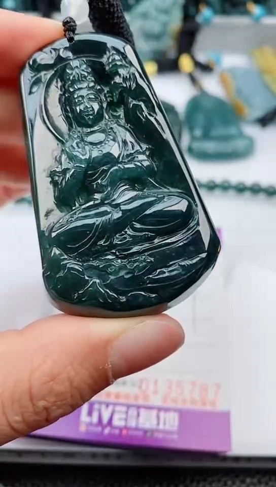 【闪购商品】翡翠颈饰未镶嵌