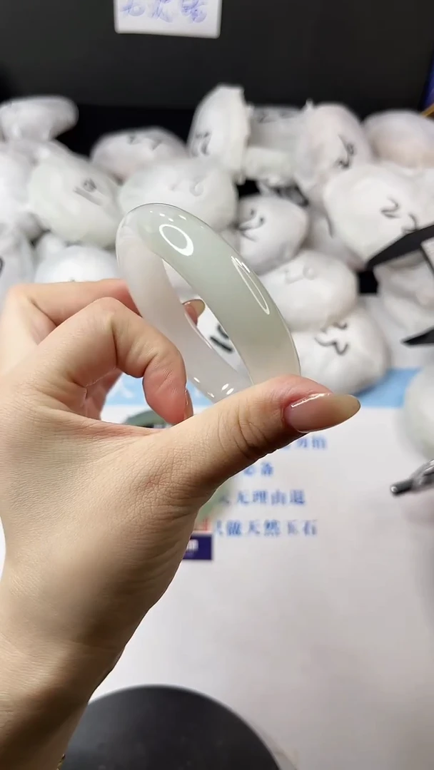 未镶嵌手镯石英质玉多样性发货L8