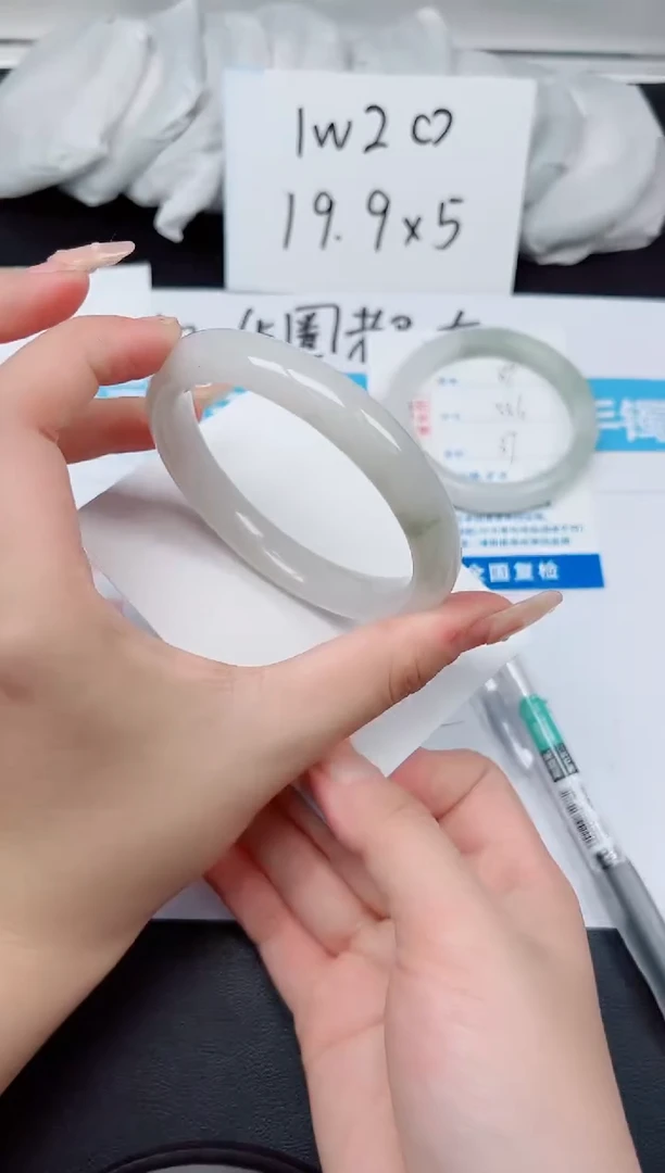 【闪购商品】石英质玉手镯未镶嵌G90-60.1