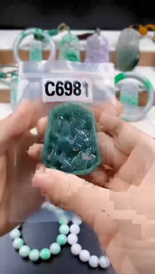 颈饰未镶嵌翡翠天然翡翠吊坠挂件