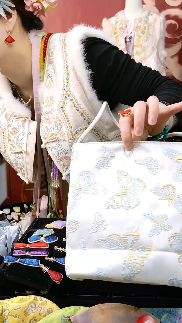 小**?非遗包包啦啦啦