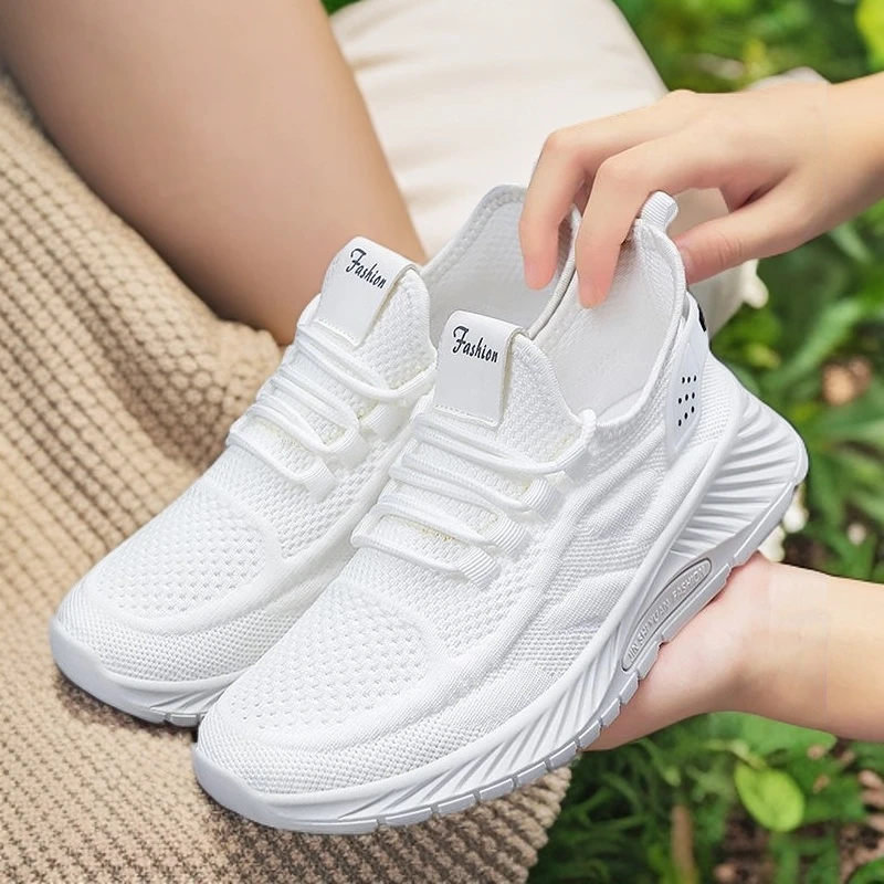 女鞋夏季新款飞织网面透气软底轻便防滑休闲运动鞋爆款低帮健步鞋