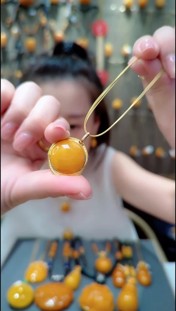 银S925镀金镶嵌蜜蜡珠宝奇石﹣C195蜜蜡吊坠赠项圈