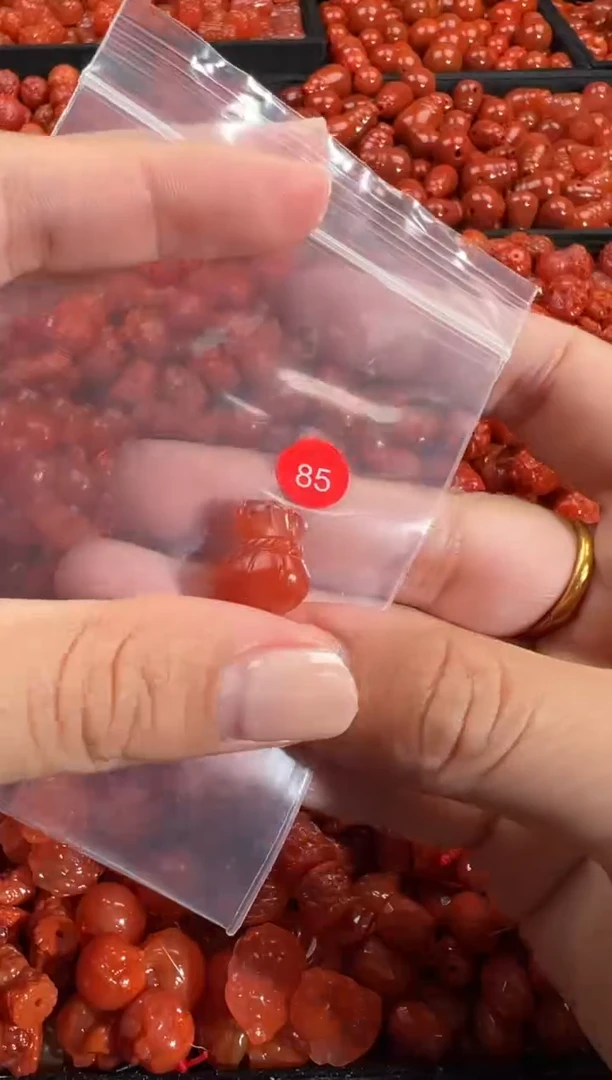 颈饰未镶嵌南红玛瑙1