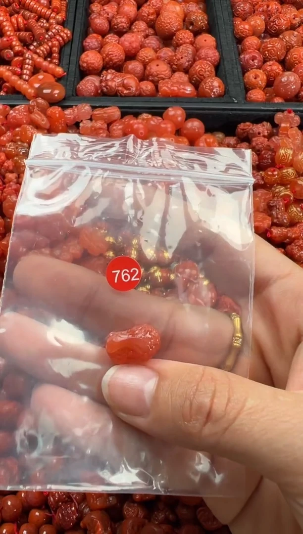 【闪购商品】南红玛瑙颈饰未镶嵌1