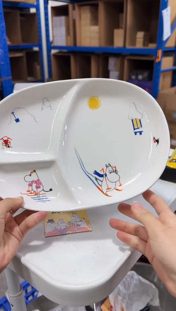 【闪购商品】瓷片姆明四季之旅分餐盘冬