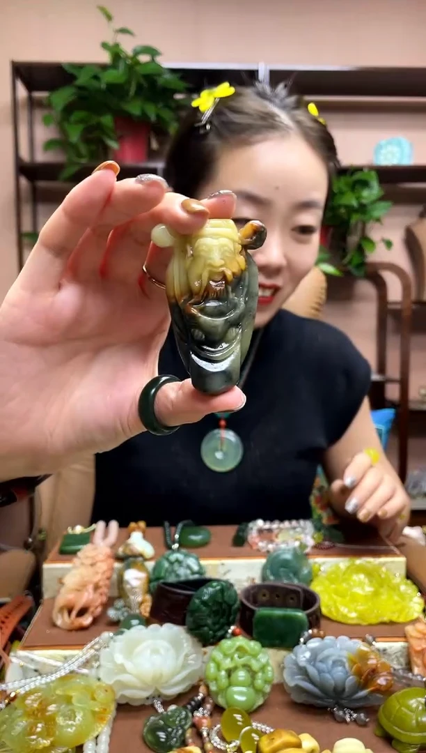 未镶嵌岫玉吊坠·