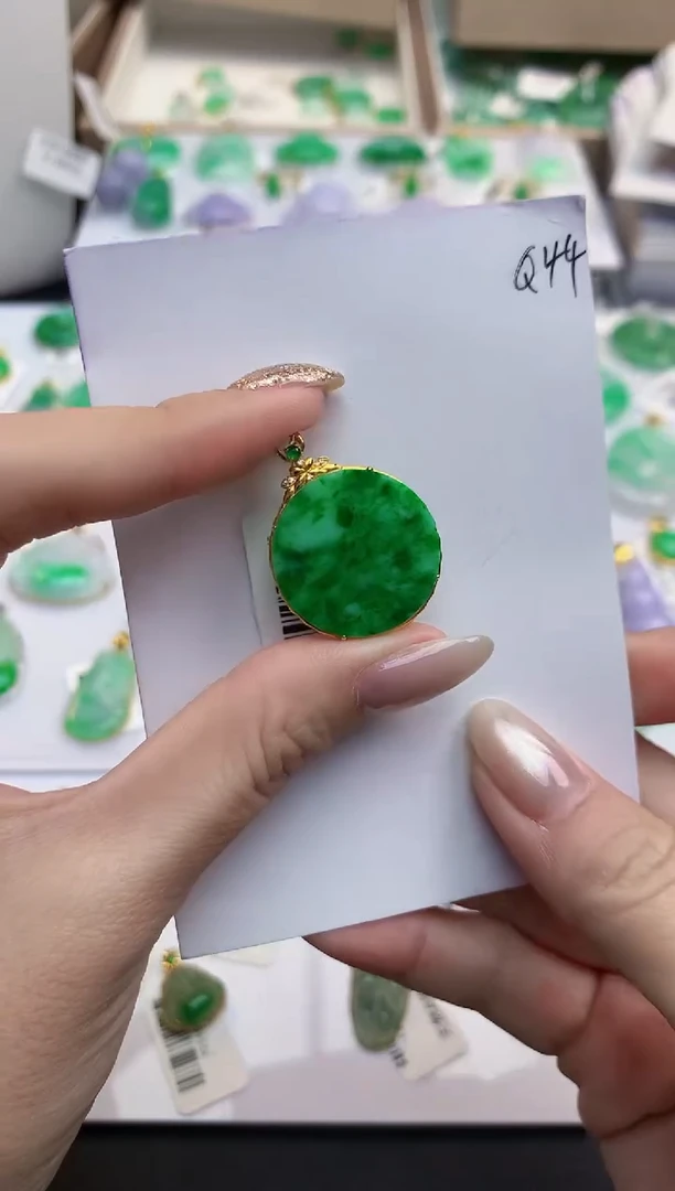 颈饰18K金镶嵌翡翠天然缅甸A货翡翠