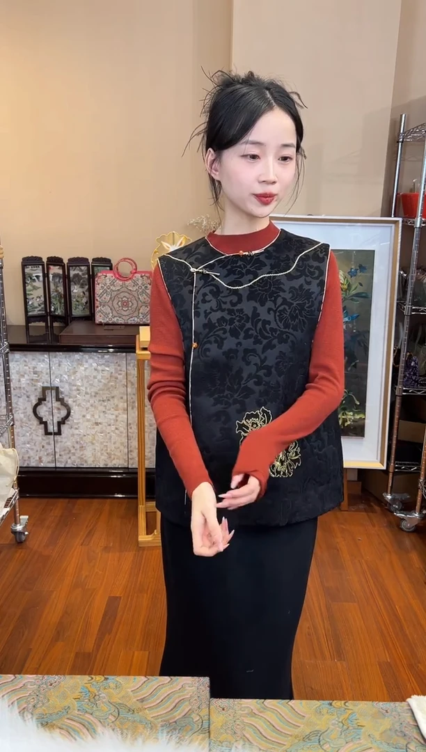 刺绣2XL  140斤以内 漳缎马甲黑色