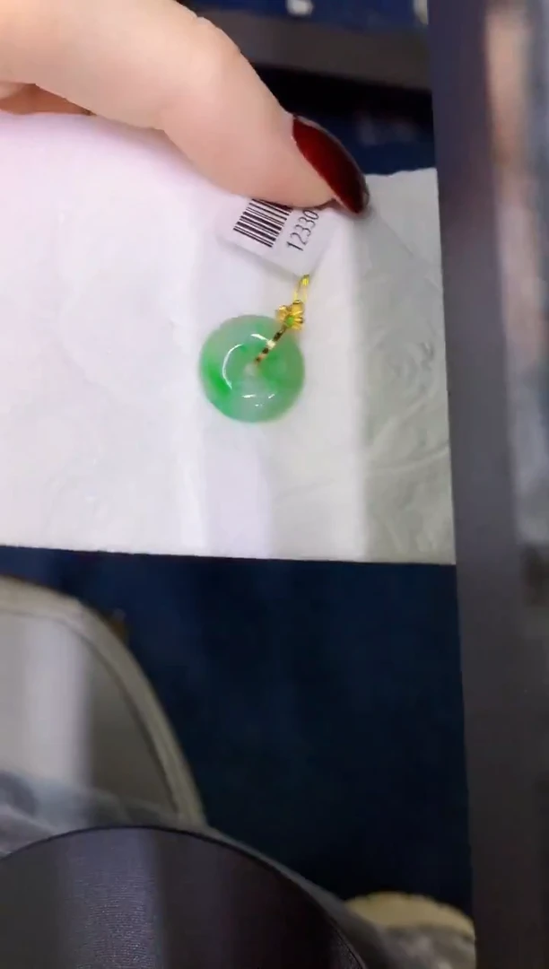 颈饰18K金镶嵌翡翠缅甸天然翡翠A货