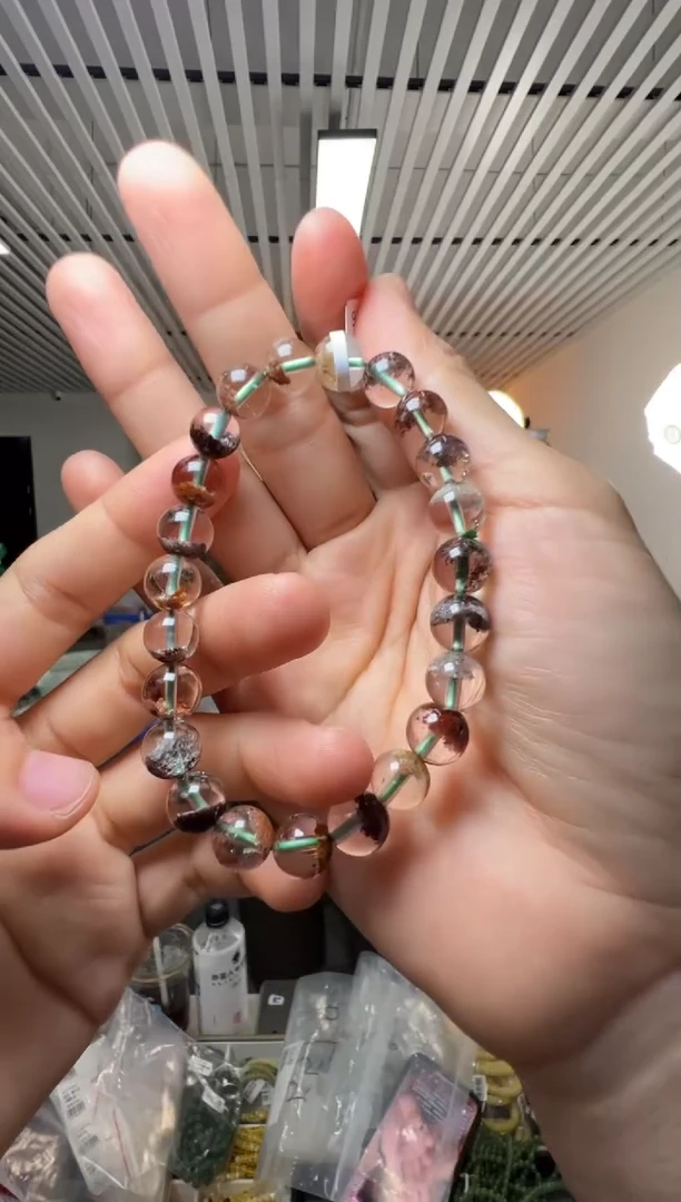 水晶手串未镶嵌约8-8.5mm四季幽灵圆珠（聚宝盆款）单圈手串