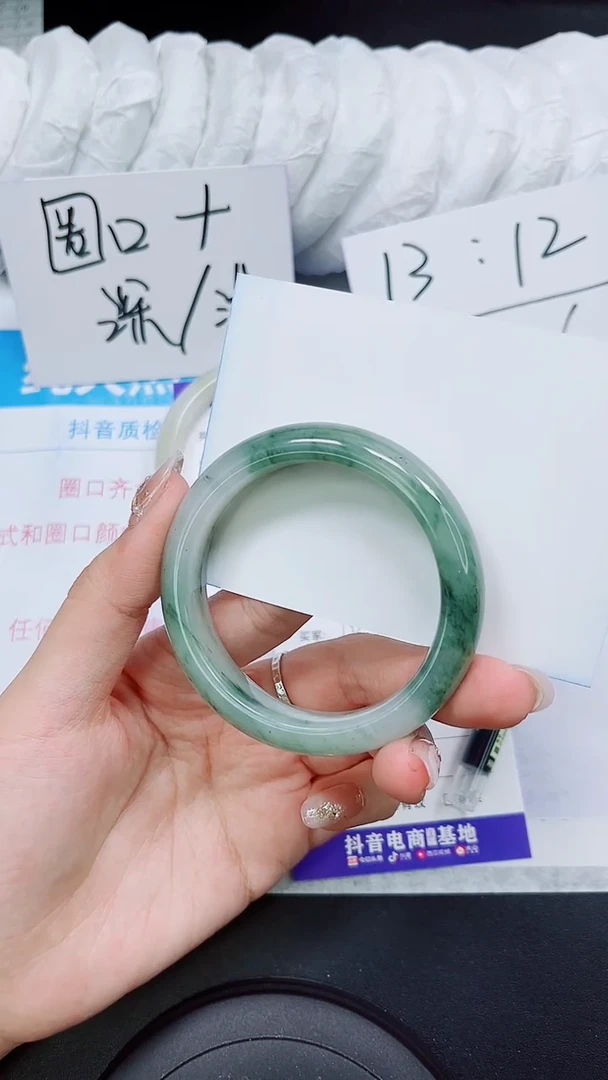 【闪购商品】石英质玉手镯未镶嵌S10-54/55