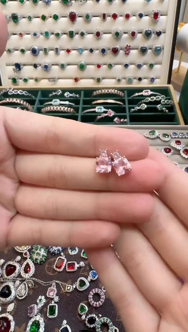 未镶嵌耳饰碧玺碧玺耳饰