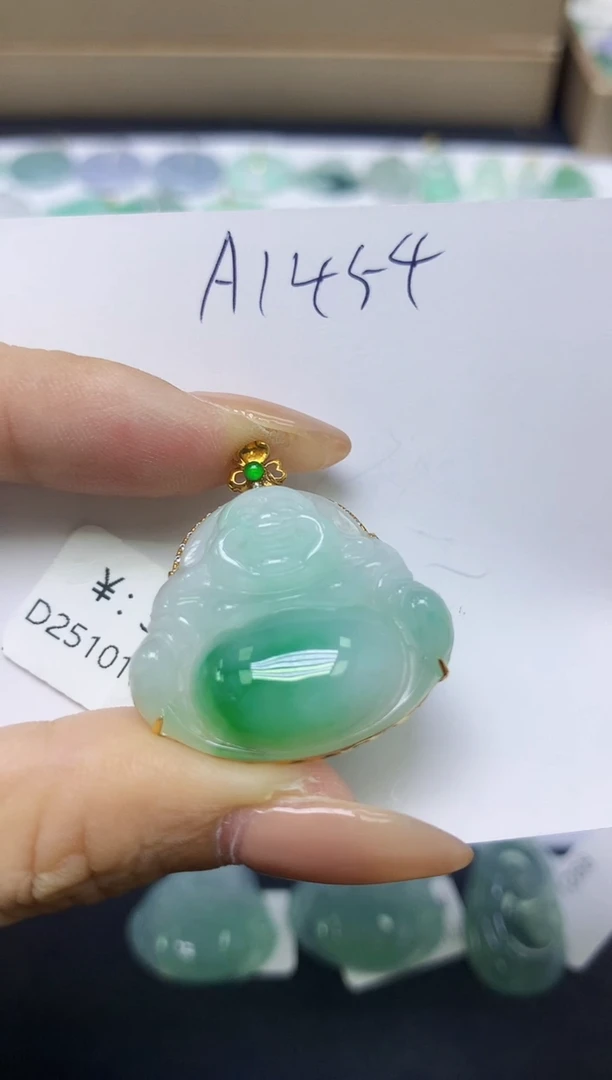 颈饰18K金镶嵌翡翠天然缅甸A货翡翠百元以上9元证书费自理