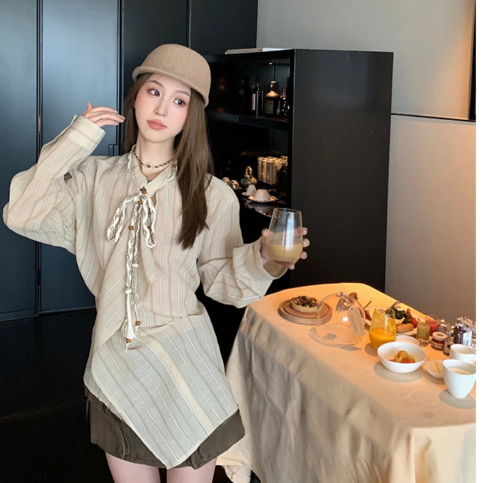 欧货高级感小众不撞款上衣秋季超好看独特漂亮减龄防晒条纹衬衫女