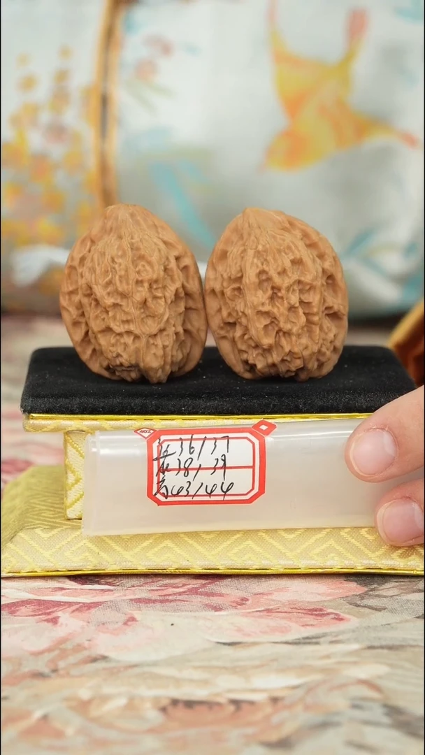 【闪购商品】文玩核桃把件非嫁接将军榜有修