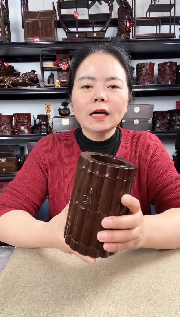 木老李红木工艺品竹节笔筒