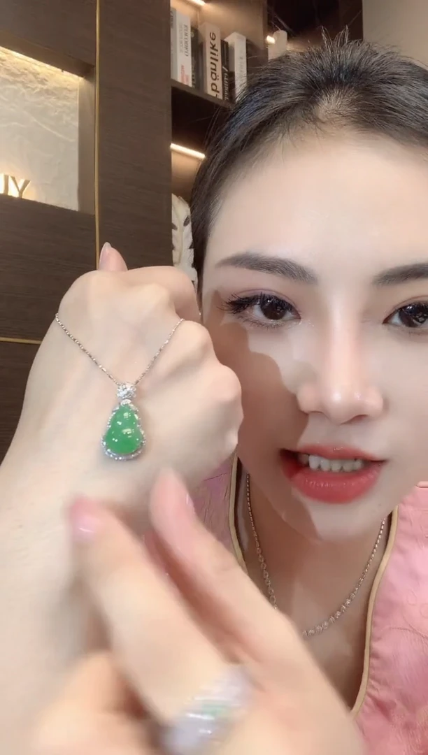 吊坠(不含链)18K金镶嵌翡翠A15