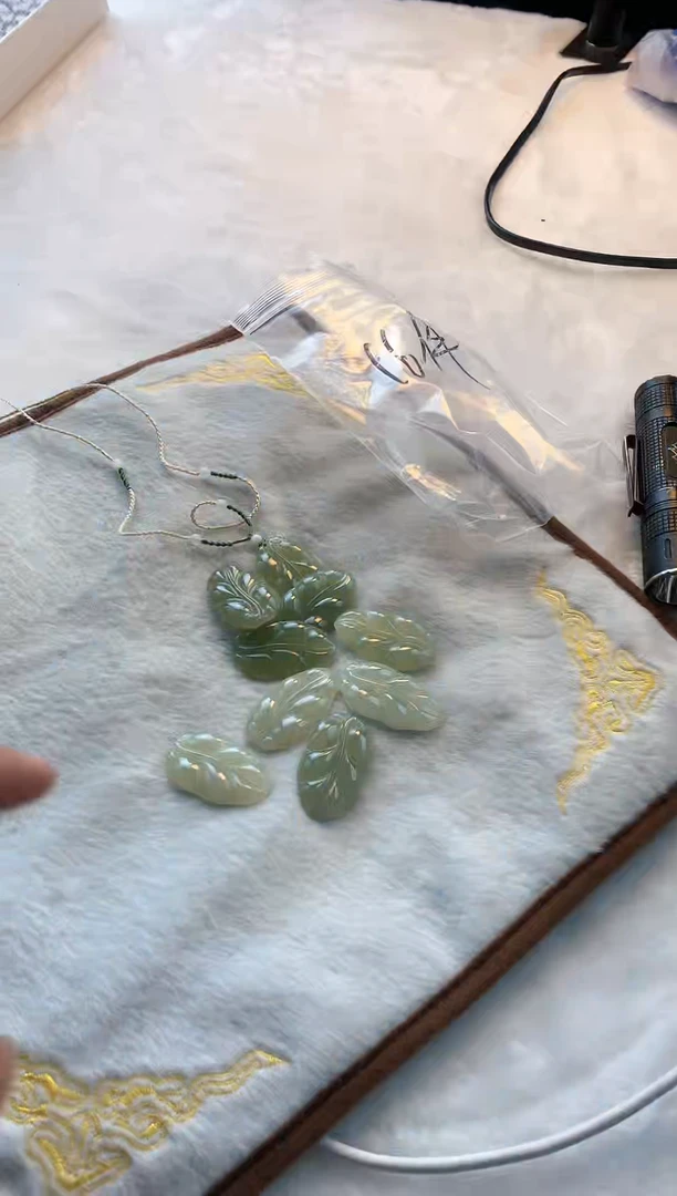 【闪购商品】和田玉颈饰未镶嵌叶子 多样性发货一个 送编绳