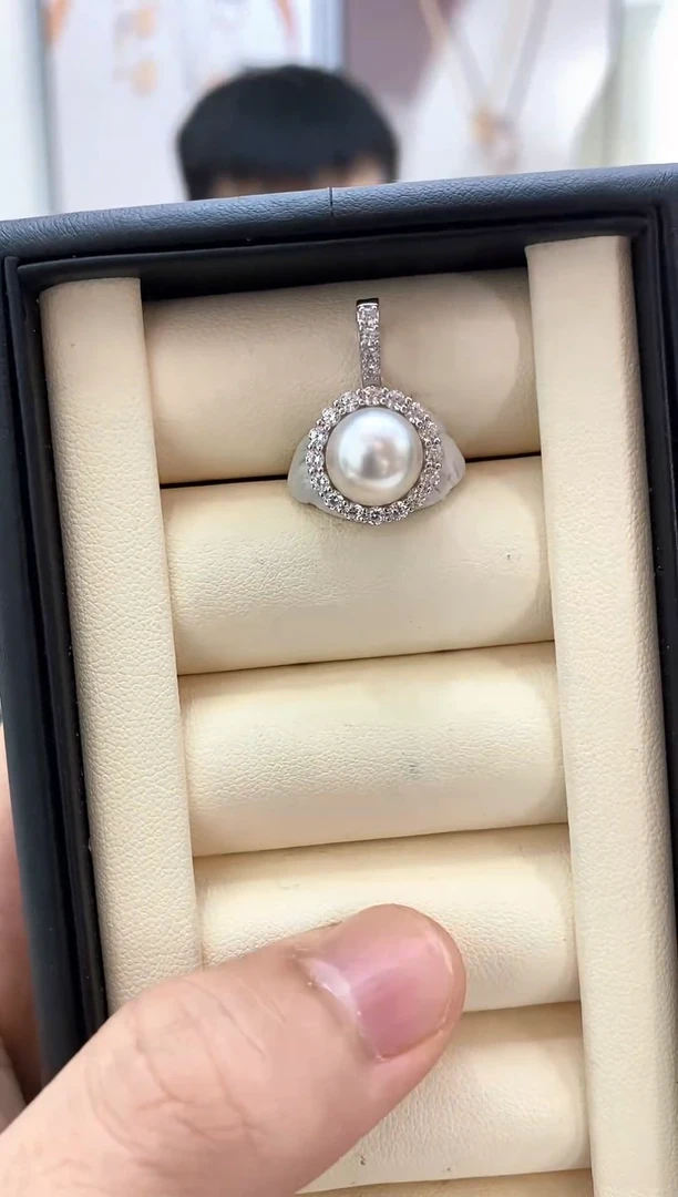 银S925镶嵌海水珍珠吊坠澳白太阳花款