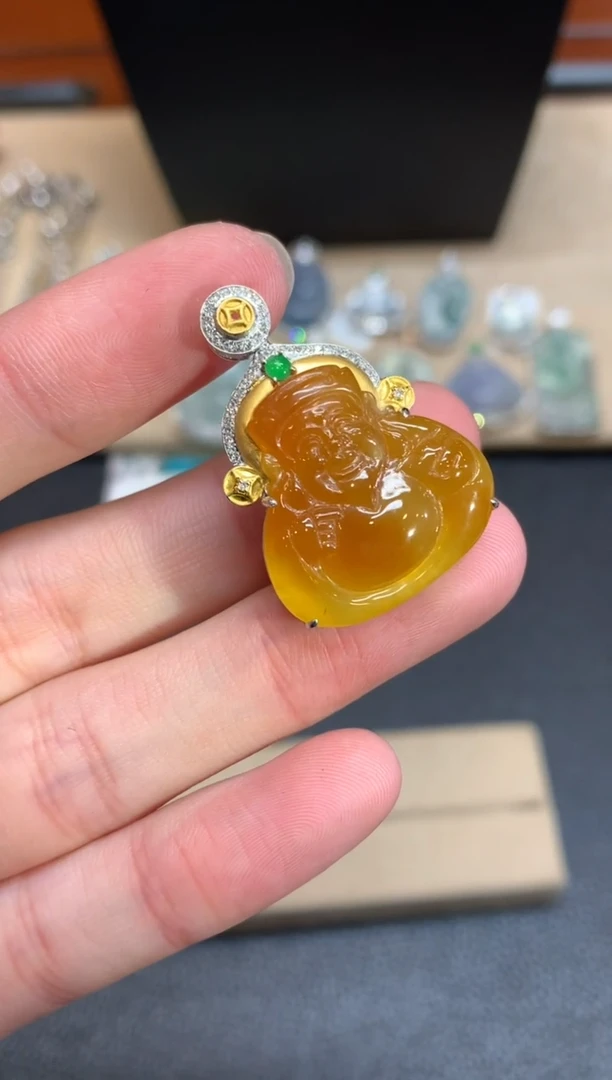 【闪购商品】翡翠颈饰18K金镶嵌财神爷【无服务费】