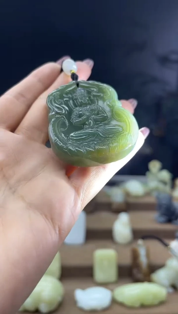 颈饰未镶嵌和田玉1