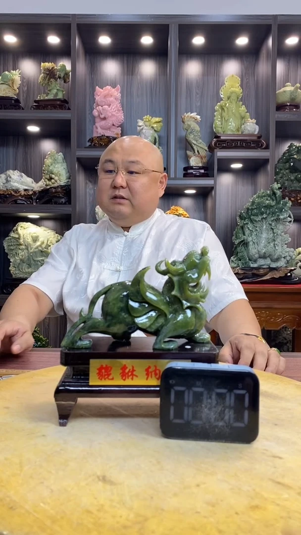 玉人*玉岫岩料手工雕刻摆件居家装饰送礼一物一图