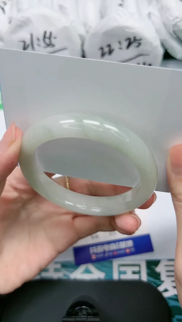 【闪购商品】石英质玉手镯未镶嵌K114-58