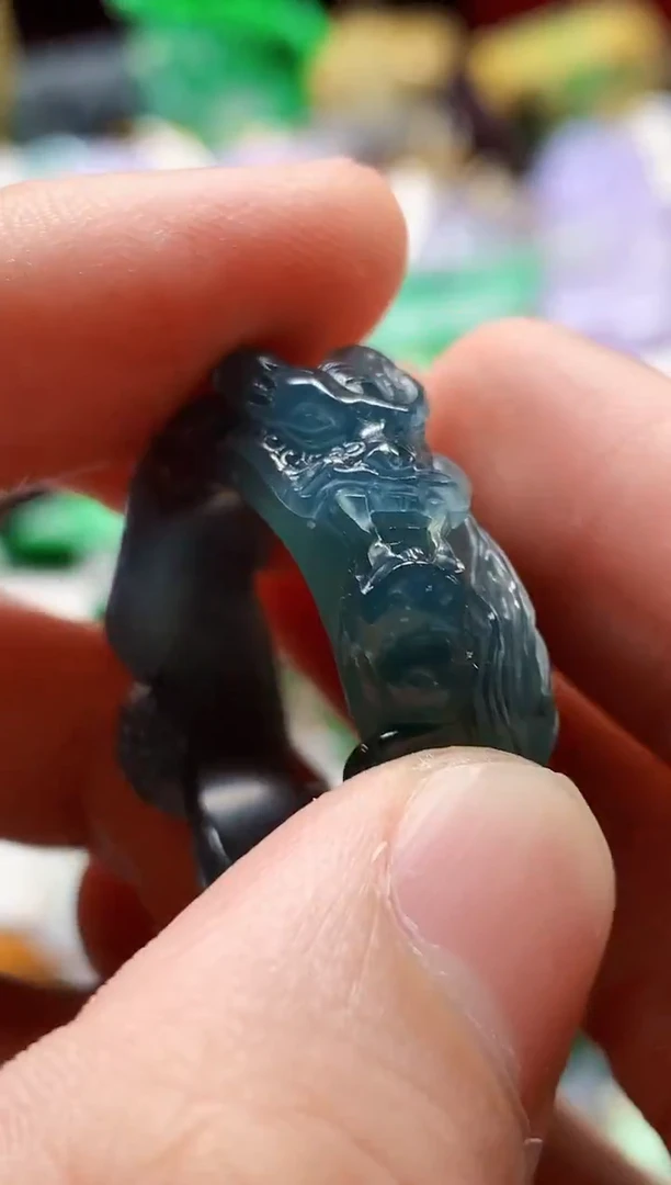 颈饰未镶嵌翡翠天然A货翡翠龙戒