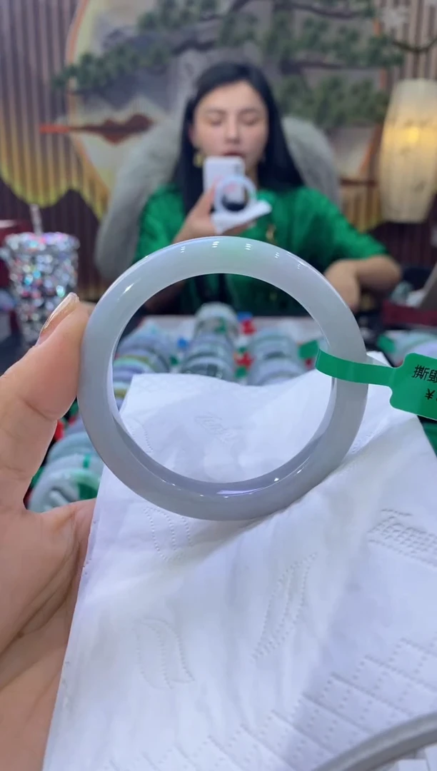 【闪购商品】翡翠手镯未镶嵌多人00063