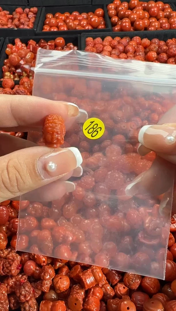 颈饰未镶嵌南红玛瑙1