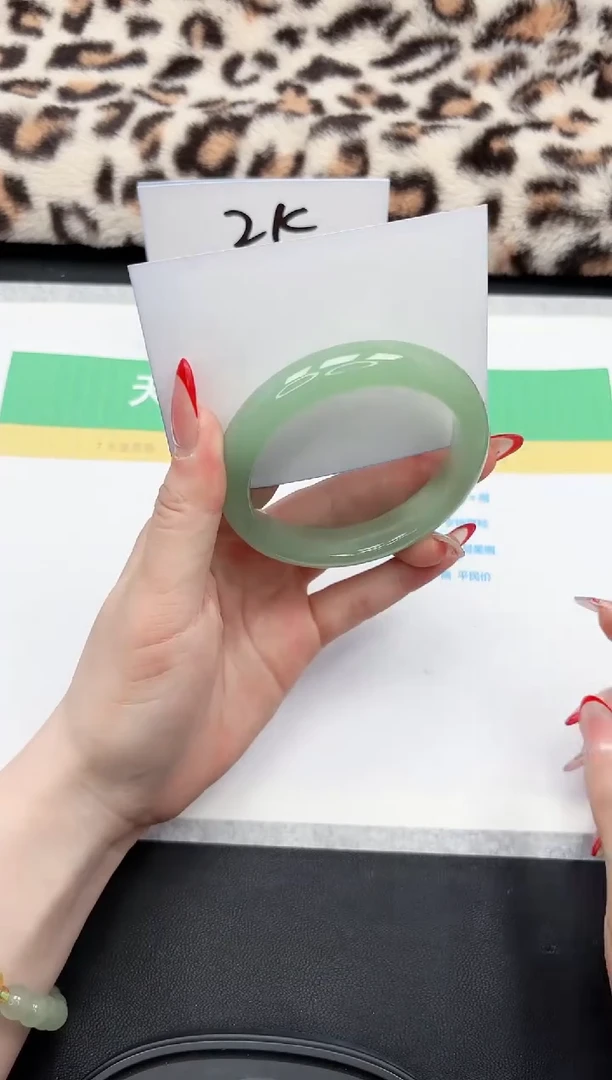 【闪购商品】石英质玉手镯未镶嵌43*-60