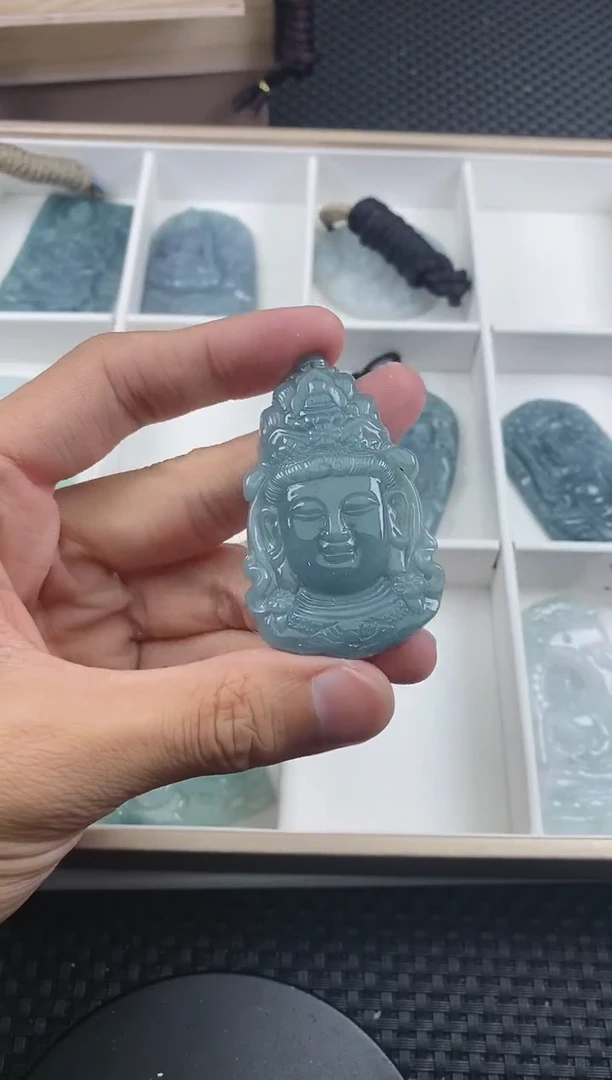 翡翠未镶嵌颈饰