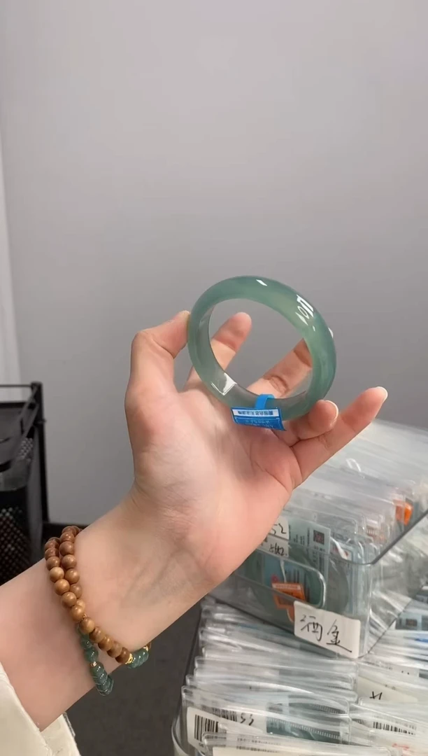 【闪购商品】玛瑙/玉髓手镯未镶嵌57-58圈 宽