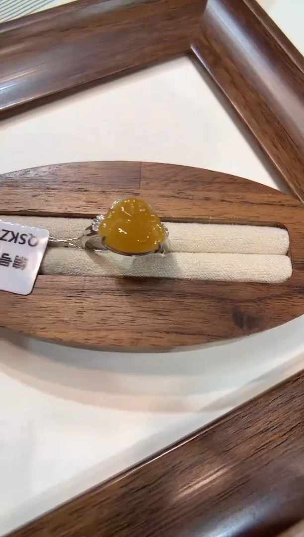 18K金镶嵌戒指翡翠佛公