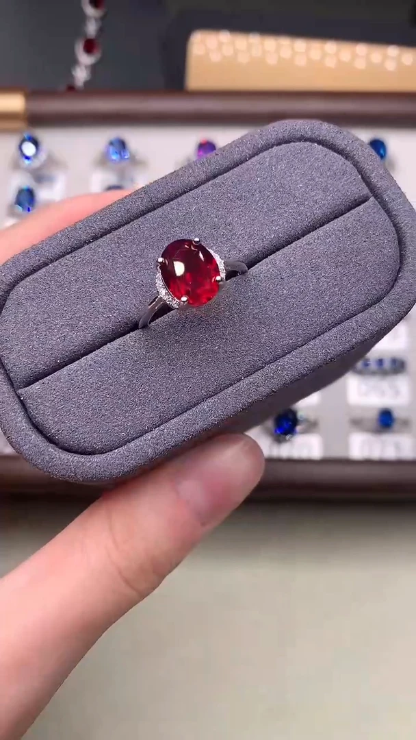 银S925镶嵌戒指红宝石······