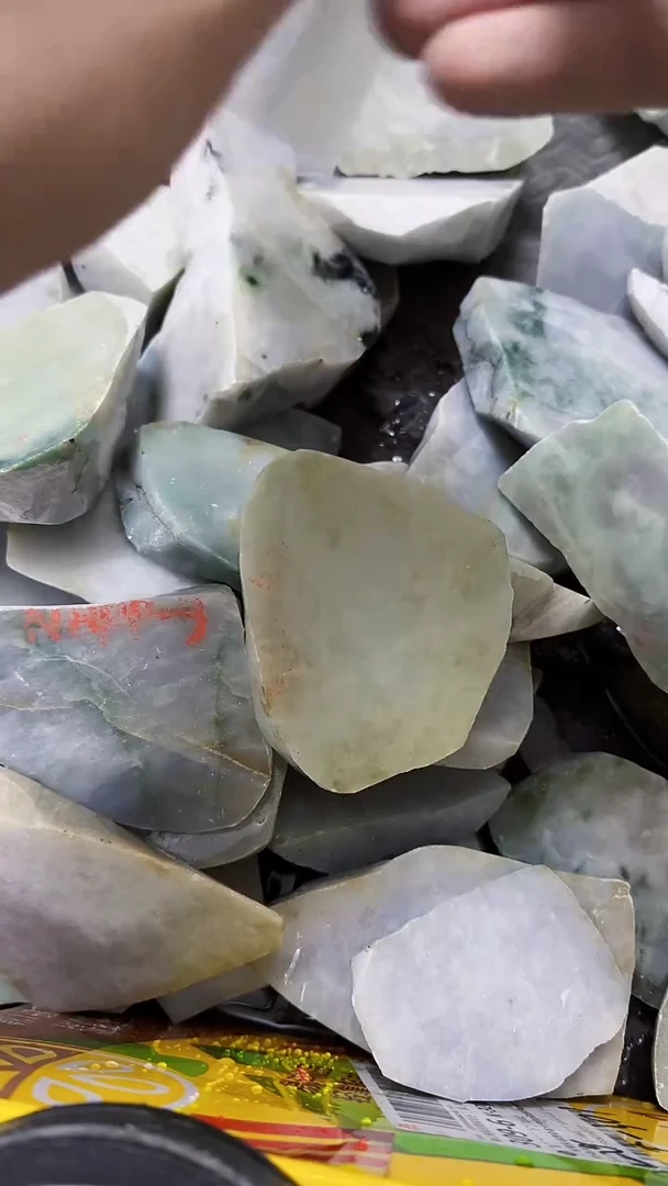 翡翠挂件未镶嵌100翡翠