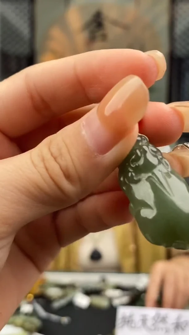 和田玉未镶嵌颈饰拍一发一