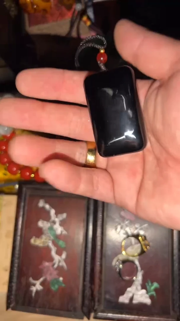 和田玉（墨玉）未镶嵌挂件闪购高端商品链接