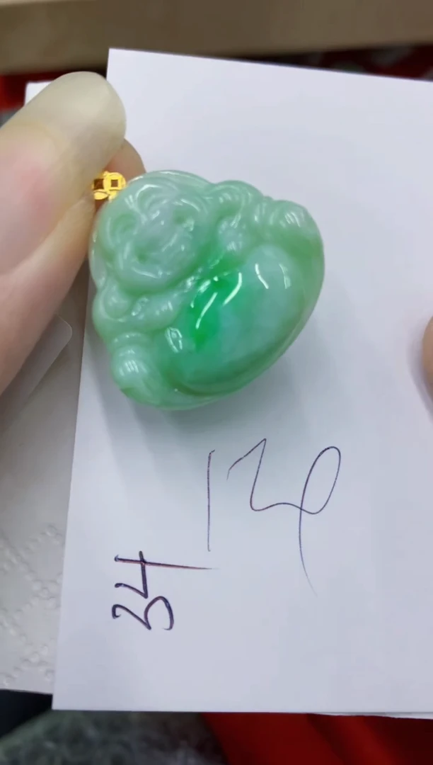 翡翠18K金镶嵌颈饰11111111111