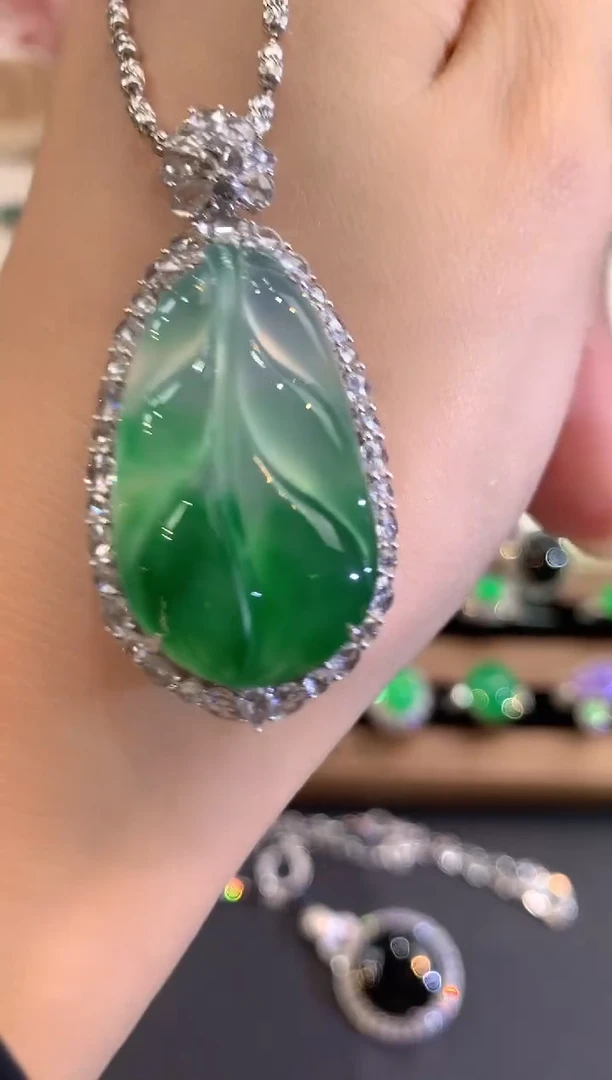 吊坠(不含链)18K金镶嵌翡翠w58