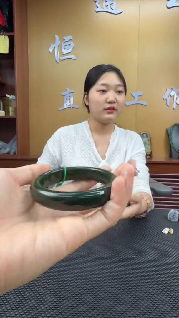 颈饰未镶嵌和田玉手镯59