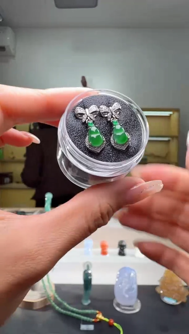 未镶嵌翡翠耳饰耳饰