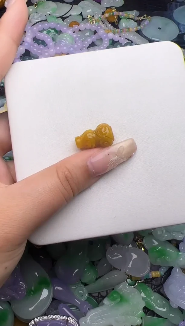 翡翠未镶嵌颈饰天然缅甸翡翠吊坠