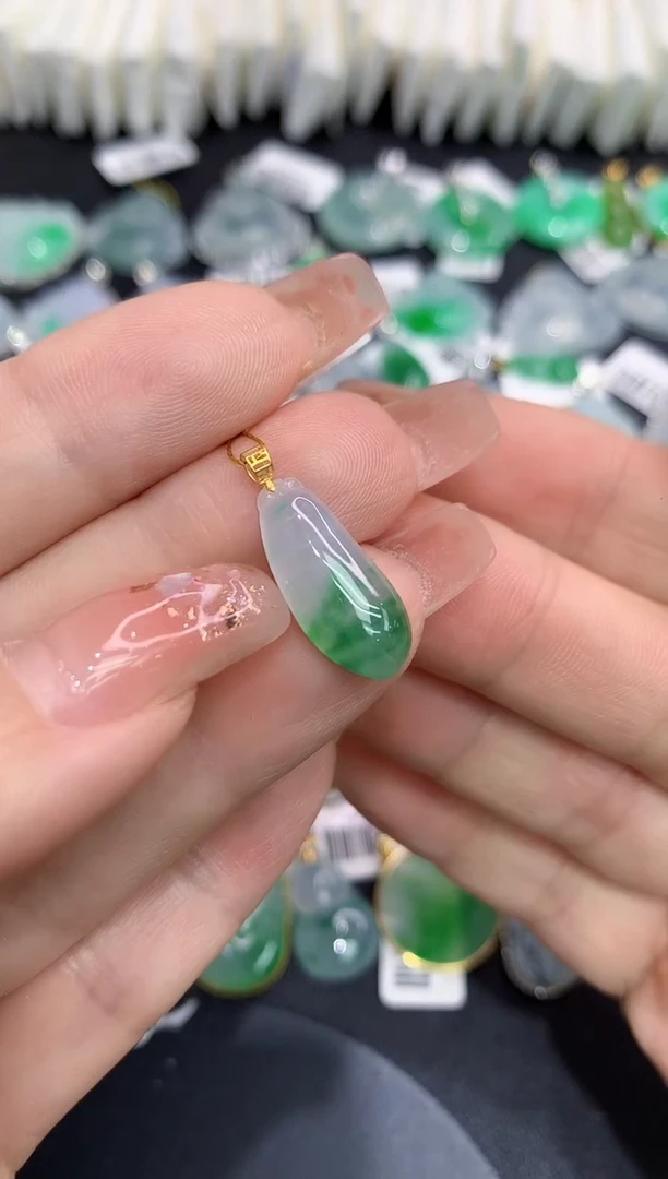 吊坠(不含链)18K金镶嵌翡翠111111111