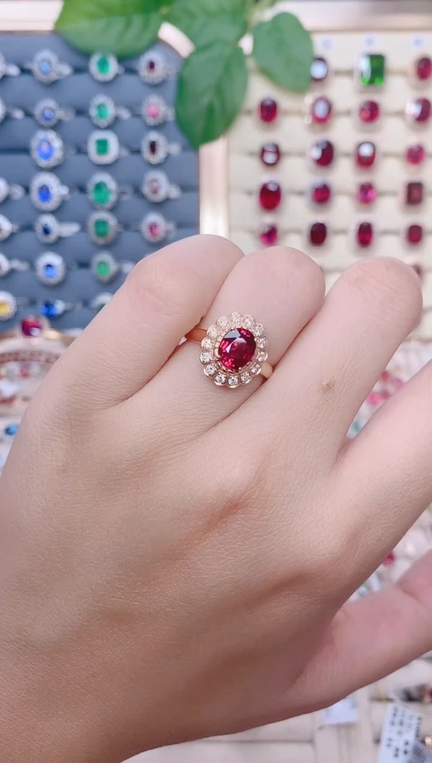 18K金镶嵌碧玺戒指碧玺1.4ct