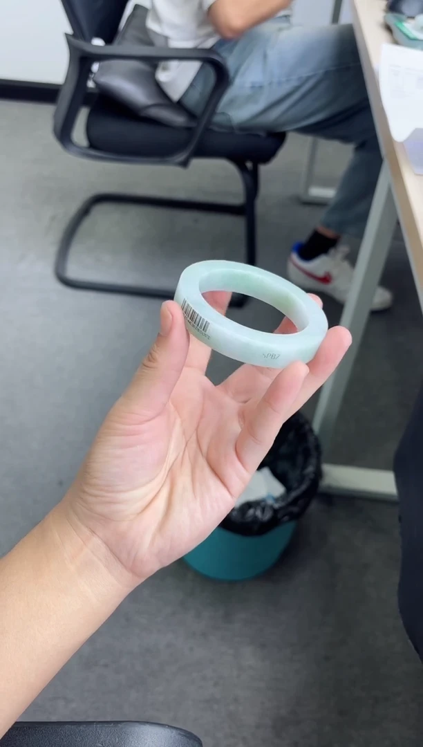未镶嵌手镯定制翡翠手镯