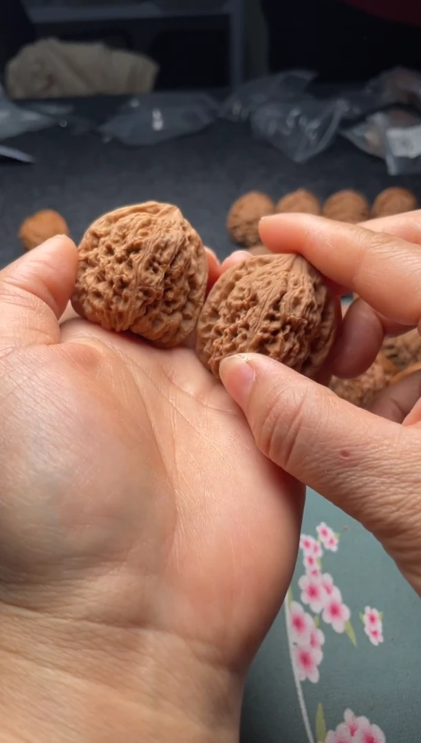 把件文玩核桃w159  南疆石40尺