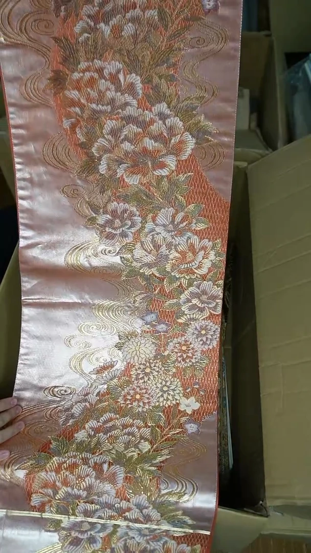 织绣16织金流水牡丹纹